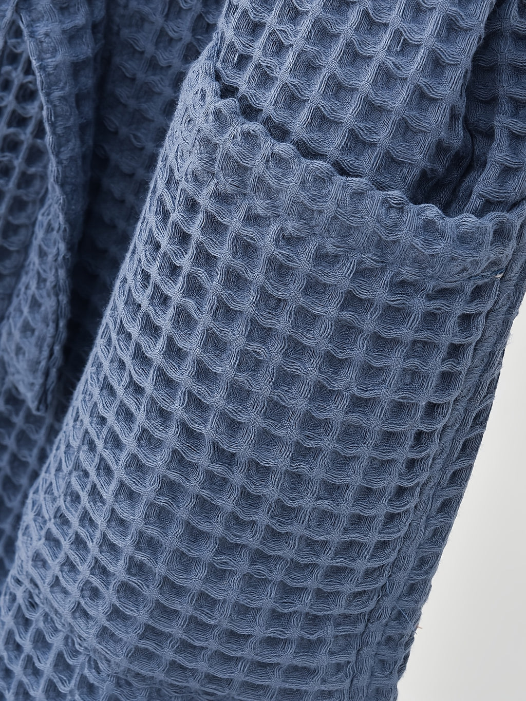 A 100% Waffle- Hooded Bathrobe with Quick-absorbing and Excellent Warmth Properties, Ideal for Bathing, Swimming, and Vacation Wear. Suitable for Sleeping. Features a Very Loose Fit. Perfect as a Holiday Gift for Family, Friends, or Partners - Blue