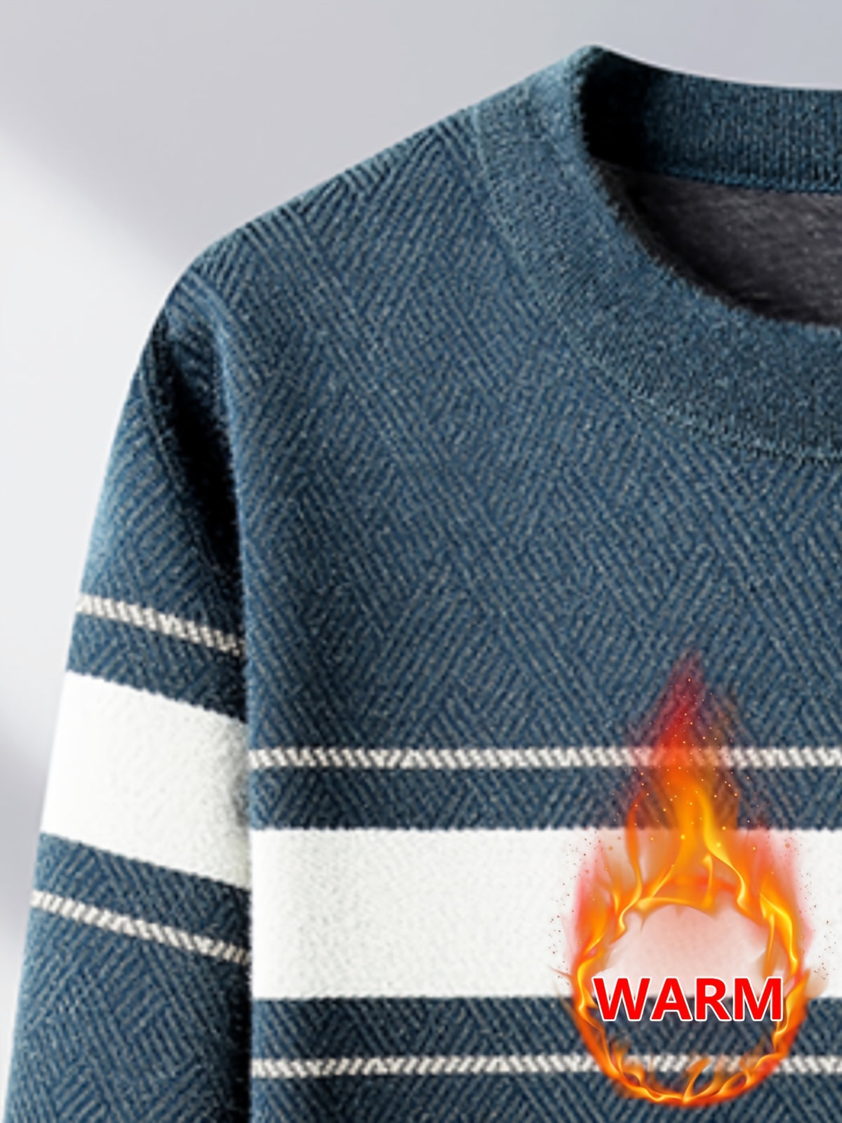 Minimalist Urban -Lined Crew Neck Knit Sweater for Warmth and City Casual Style - Blue