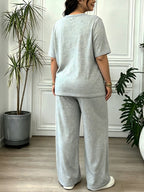Women'S Plus Size Casual Loose Pajama Set, Letter And Bow Theme Printed Loose Round Neck Short Sleeve And Long Pants, Suitable for Spring Summer Fall, Machine Washable And Dry Cleanable - Light Grey