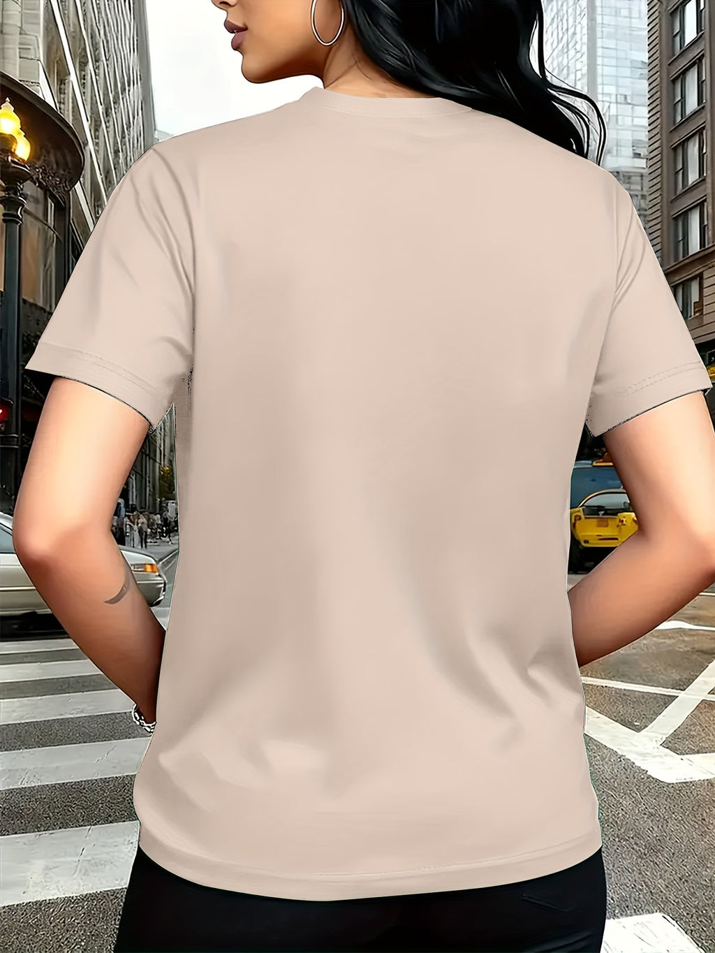 Emotion and Love" Representative, Metallic Art Heart Print Trendy Fashion, Simple Round Neck Casual Versatile Short Sleeve Women's T-Shirt for Leisure, Travel, and Vacation - Apricot
