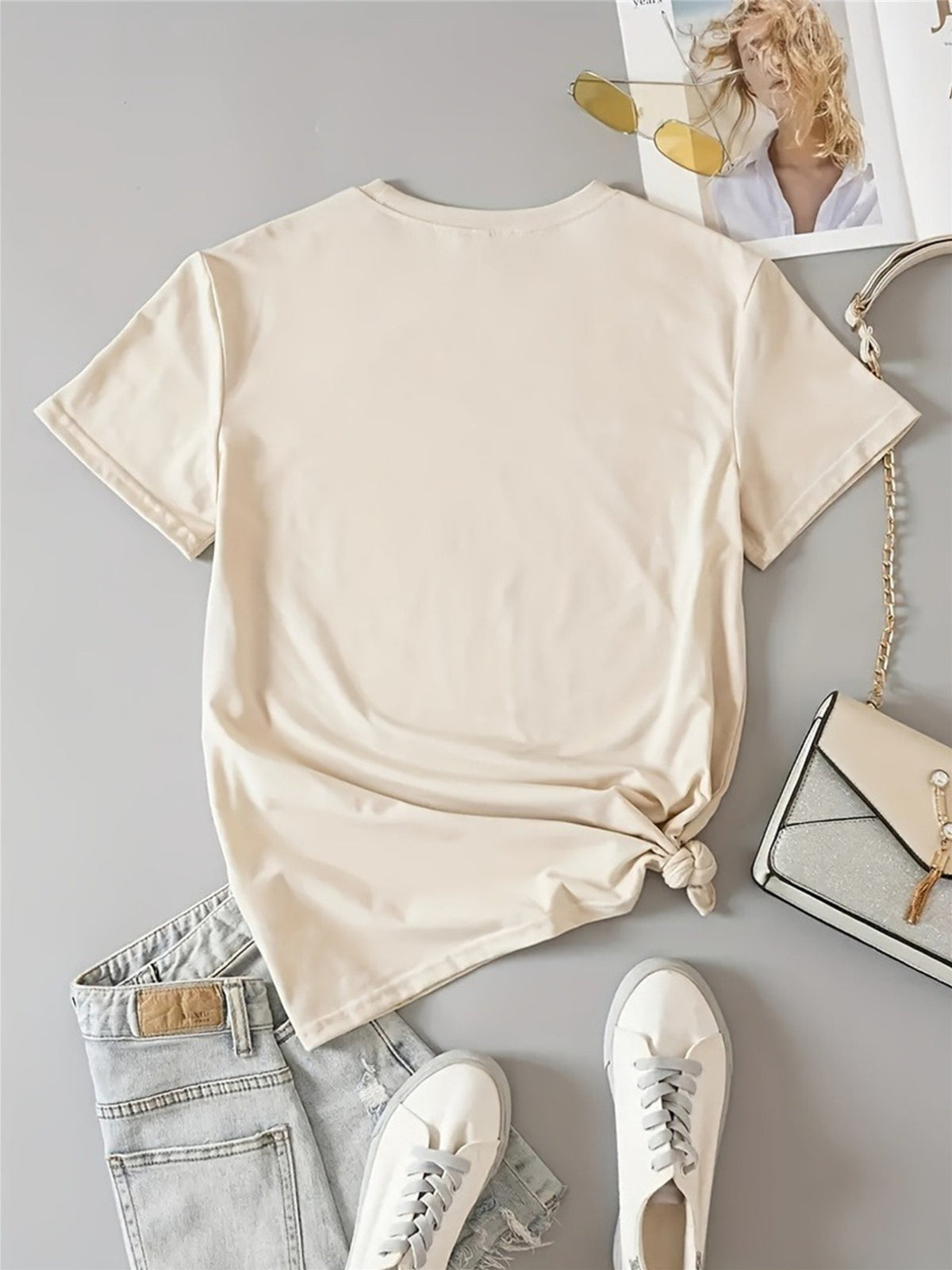 A Very Trendy Solid-color Women's Fashion T-shirt That Is Perfect for Spring and Summer, and Versatile Enough for All Seasons and All Body Types! - Apricot