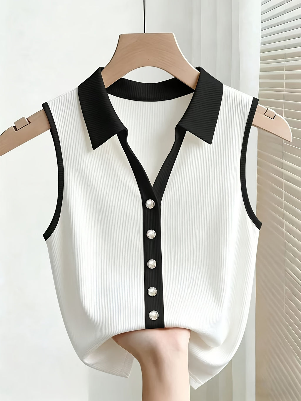 Women'S Summer New Color-Block Lapel Sleeveless Vest, Color-Blocked V-Neck Pearl Button Fitted Inner Top - White