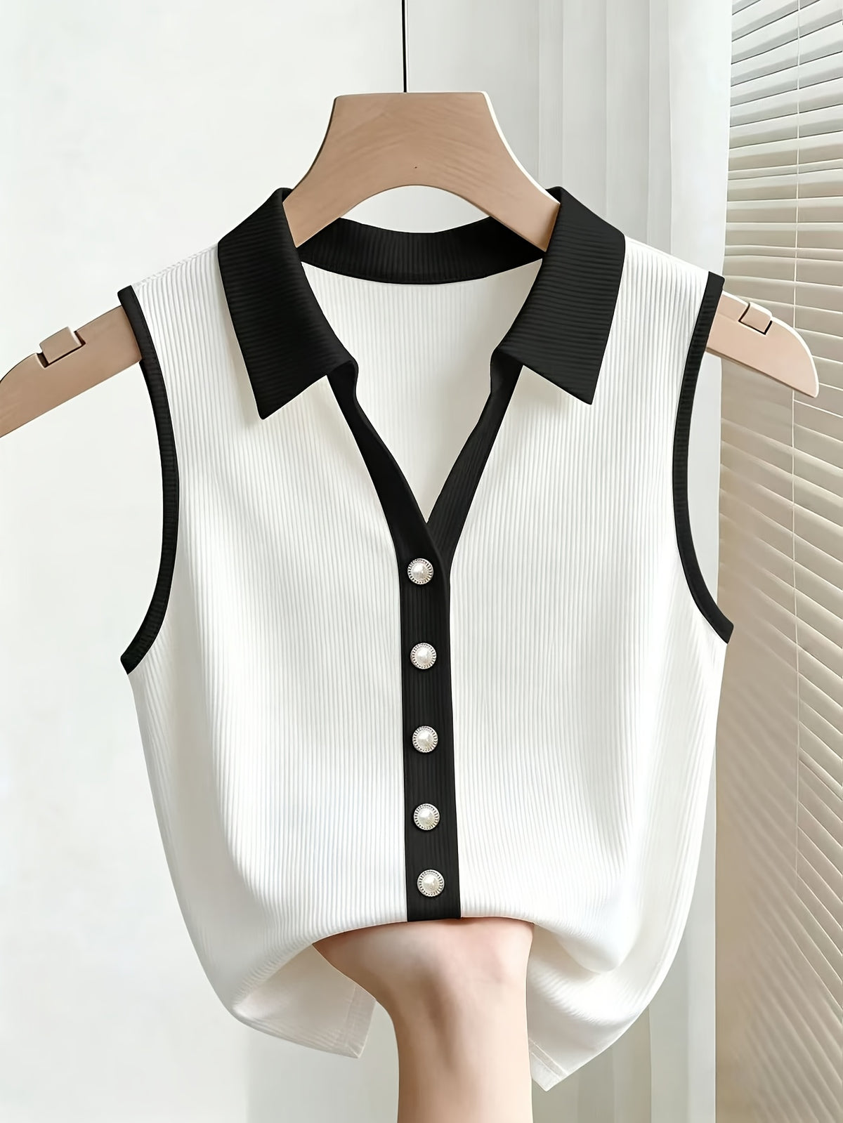 Women'S Summer New Color-Block Lapel Sleeveless Vest, Color-Blocked V-Neck Pearl Button Fitted Inner Top - White