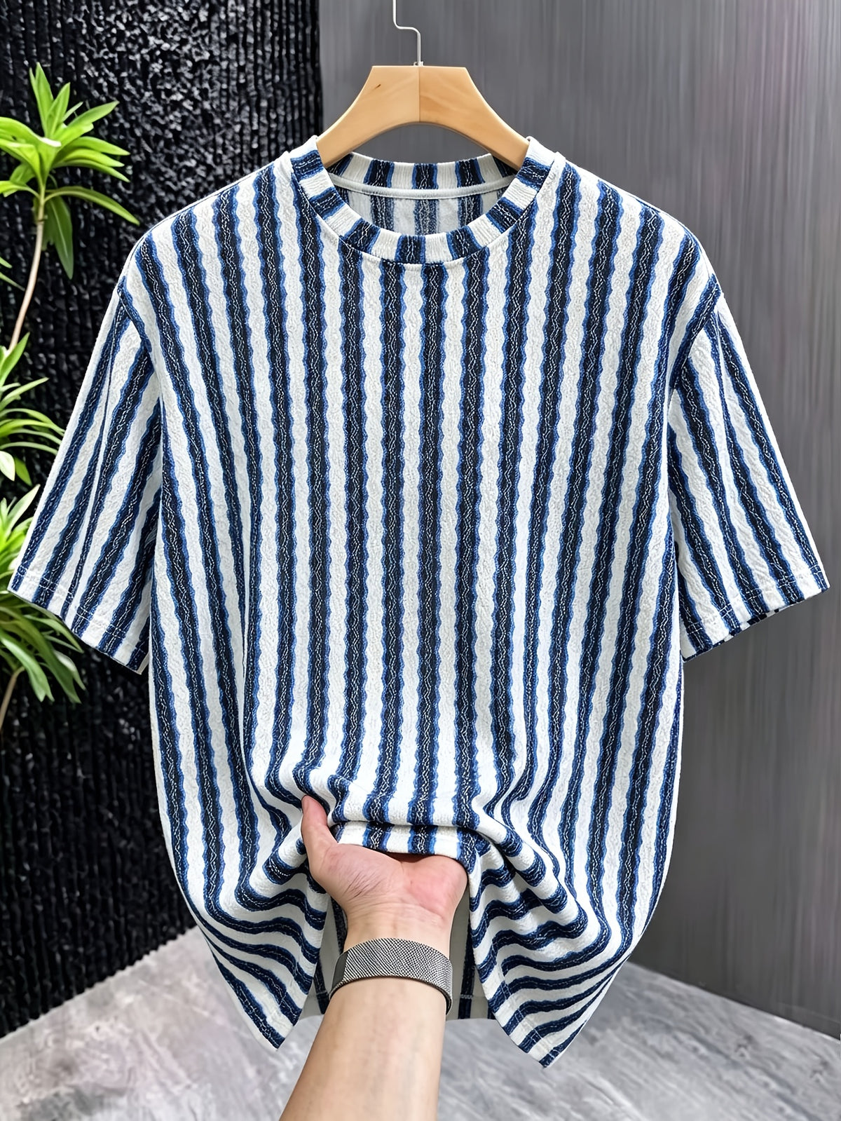 [Villa Le Water OBM] Back to School Season Men'S Wavy Striped Round Neck Short Sleeve T-Shirt Textured Fabric Summer Loose Breathable Casual Top Retro Contrast Striped Short Sleeve - Blue