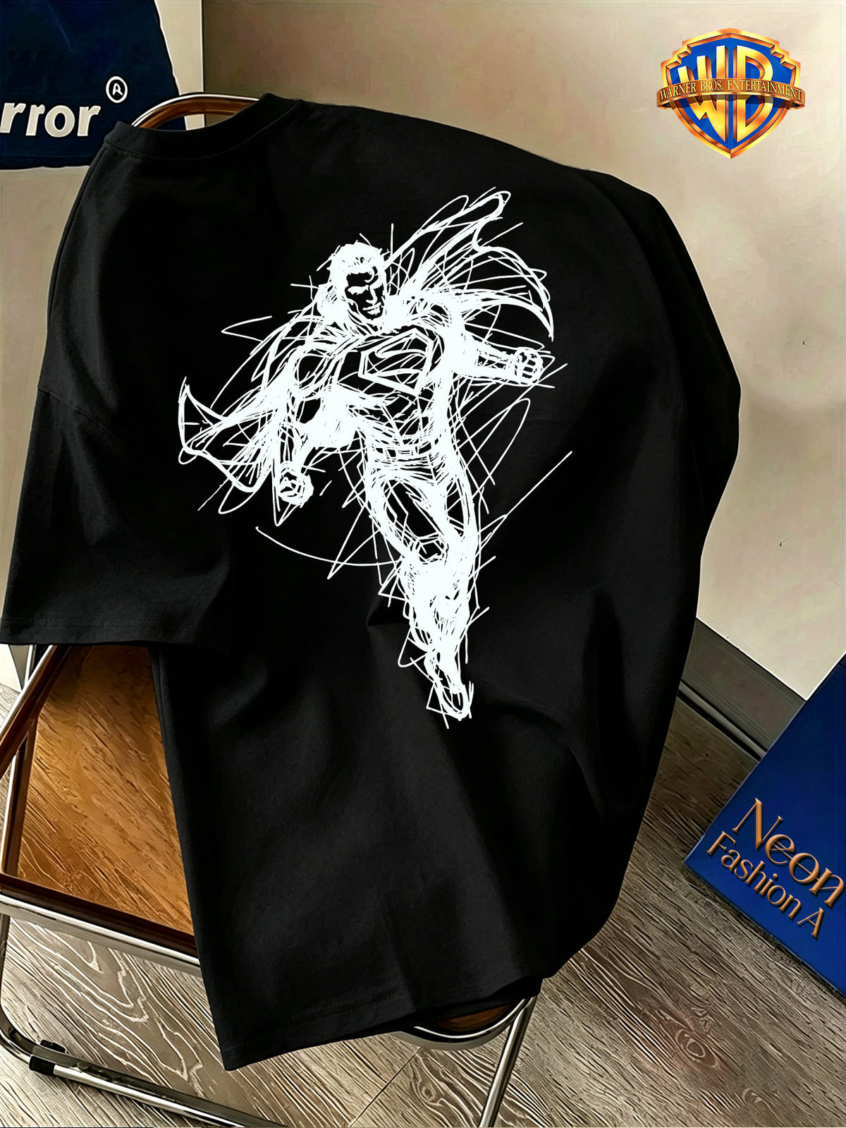 Warner Bros. Official Back-to-School Season Men's Casual T-Shirt, Soft and Breathable Lightweight Short-Sleeve Fabric, DC Superman Core S Logo Black and White Sketch Line American Anime Print, Light and Comfortable Fit, Suitable for Daily Wear - Black
