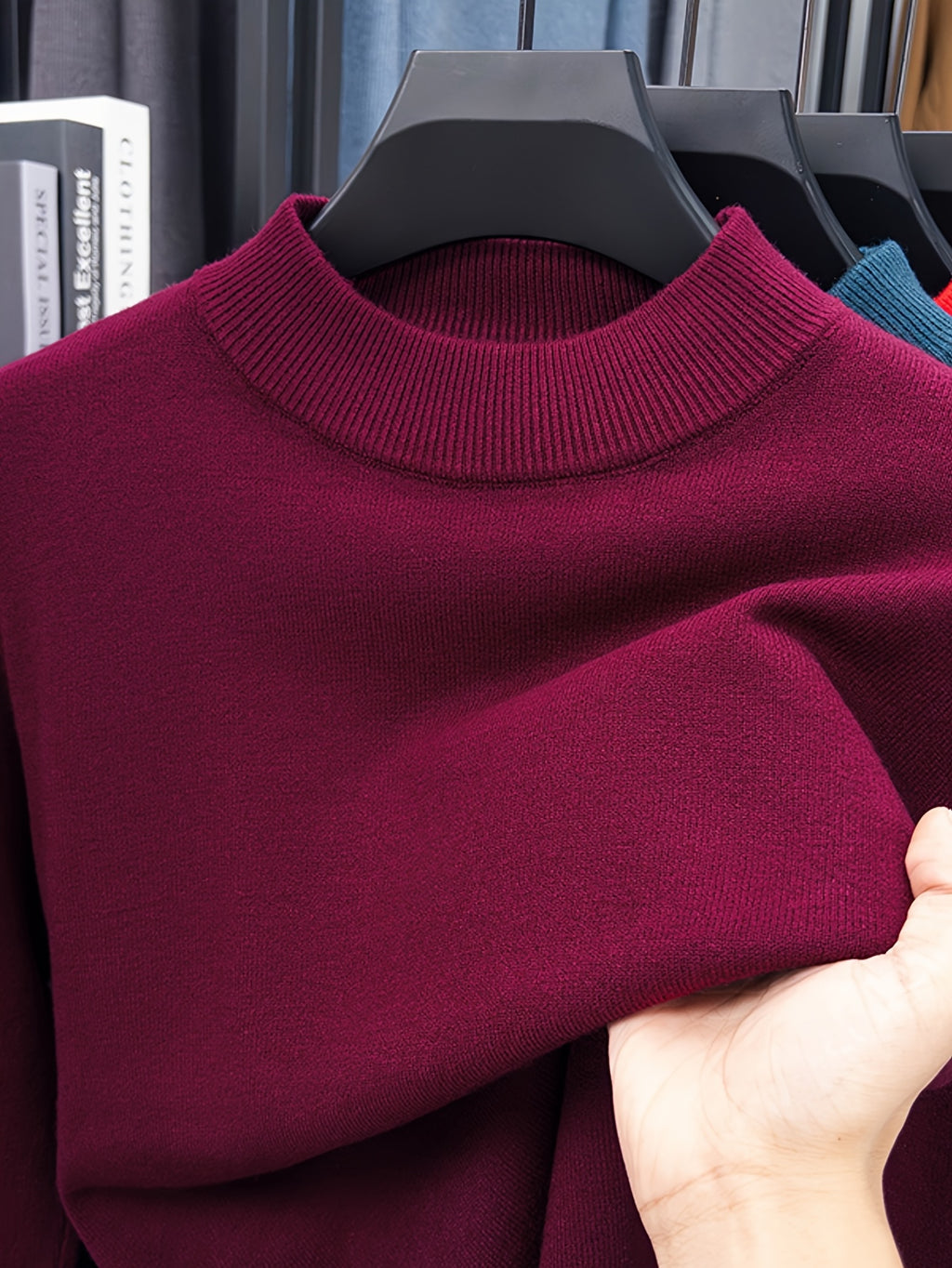 Minimalist Urban Crewneck Sweater for Portable Daily Commuting - Burgundy color