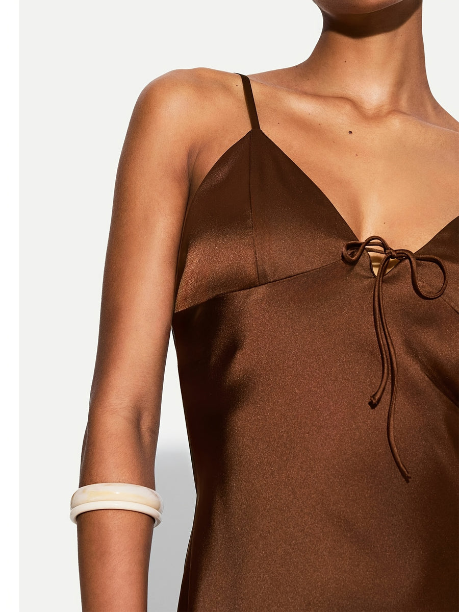 New European and American Style Bridesmaid Dress, Elegant and Fashionable Backless Cut-Out V-Neck Low-Cut Camisole Party Gown, Slim-Fit Engagement Dress for Bachelorette Parties, 1pc - Coffee Brown