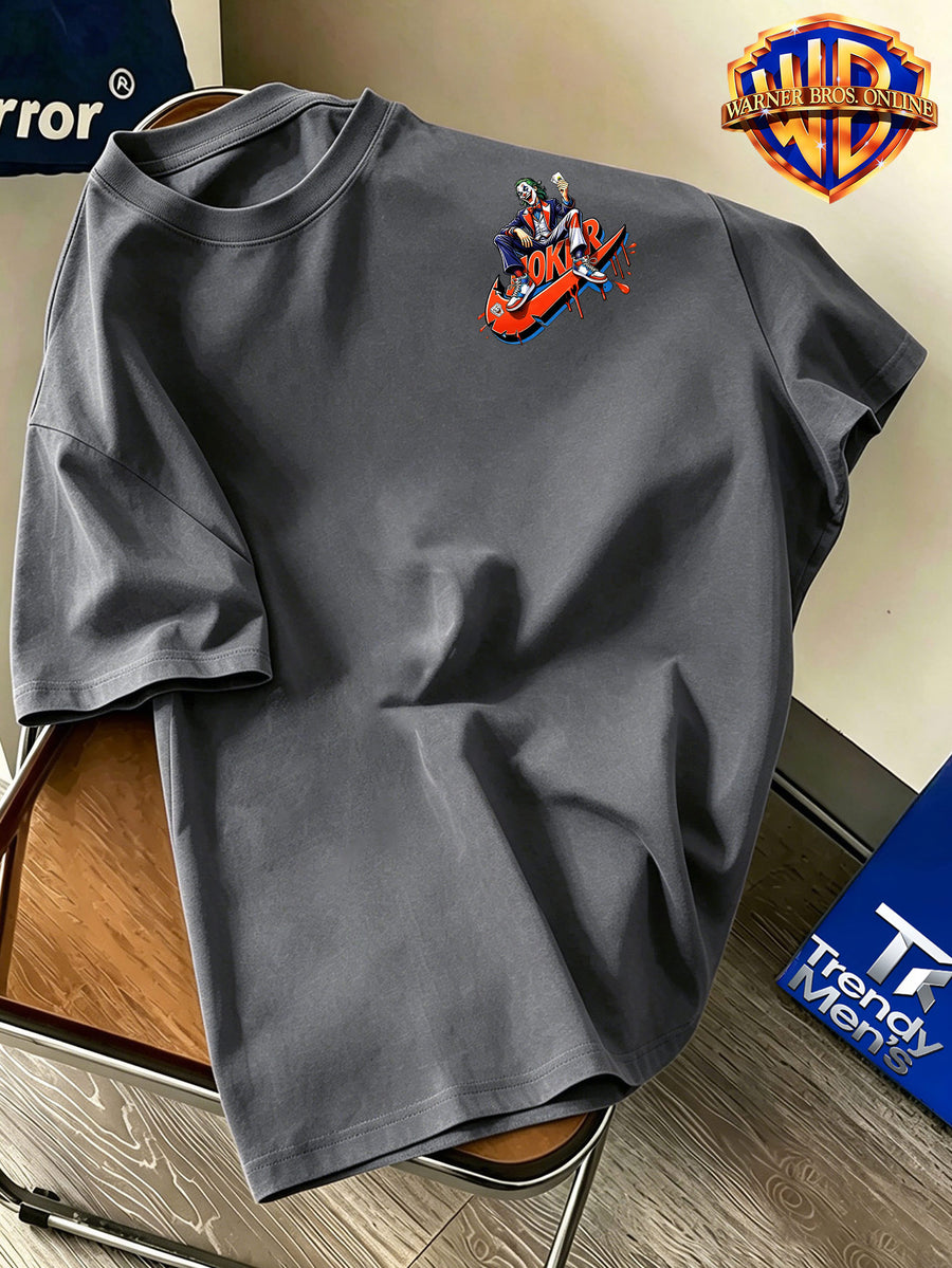 Warner Bros. Authentic Men's 100% Short-Sleeve T-Shirt, Trendy Hip-Hop Character Top, Featuring a Dominant Seated Figure Holding Playing Card Accessories, Adorned with Red-Orange Color-Block Dripping Enamel Paint Patterns, Exceptional Visual Impact - Dark Gray