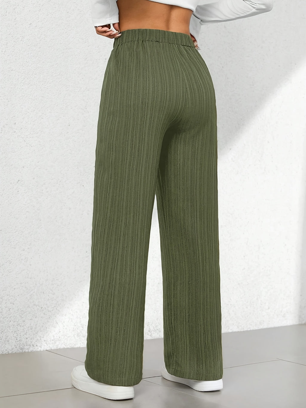 Women's Elegant Straight-leg Trousers with Tree Grain Wrinkle-texture Micro-stretch Fabric, Featuring a Comfortable Elastic Waistband with Drawstring Detail and Side Slant Pockets. Suitable for All Seasons - Olive