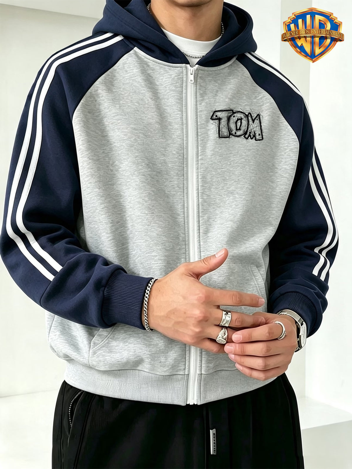 Warner Bros. Official Licensed Product, 1pc New Men's Raglan Colorblock Zip-Up Hooded Sweatshirt Jacket, Featuring a Fun Hand-Drawn Line Sketch Graffiti Print of a Little Mouse Drinking Milk Tea in a Creative Animated Cartoon Style. The Print Has - Navy Blue And Gray