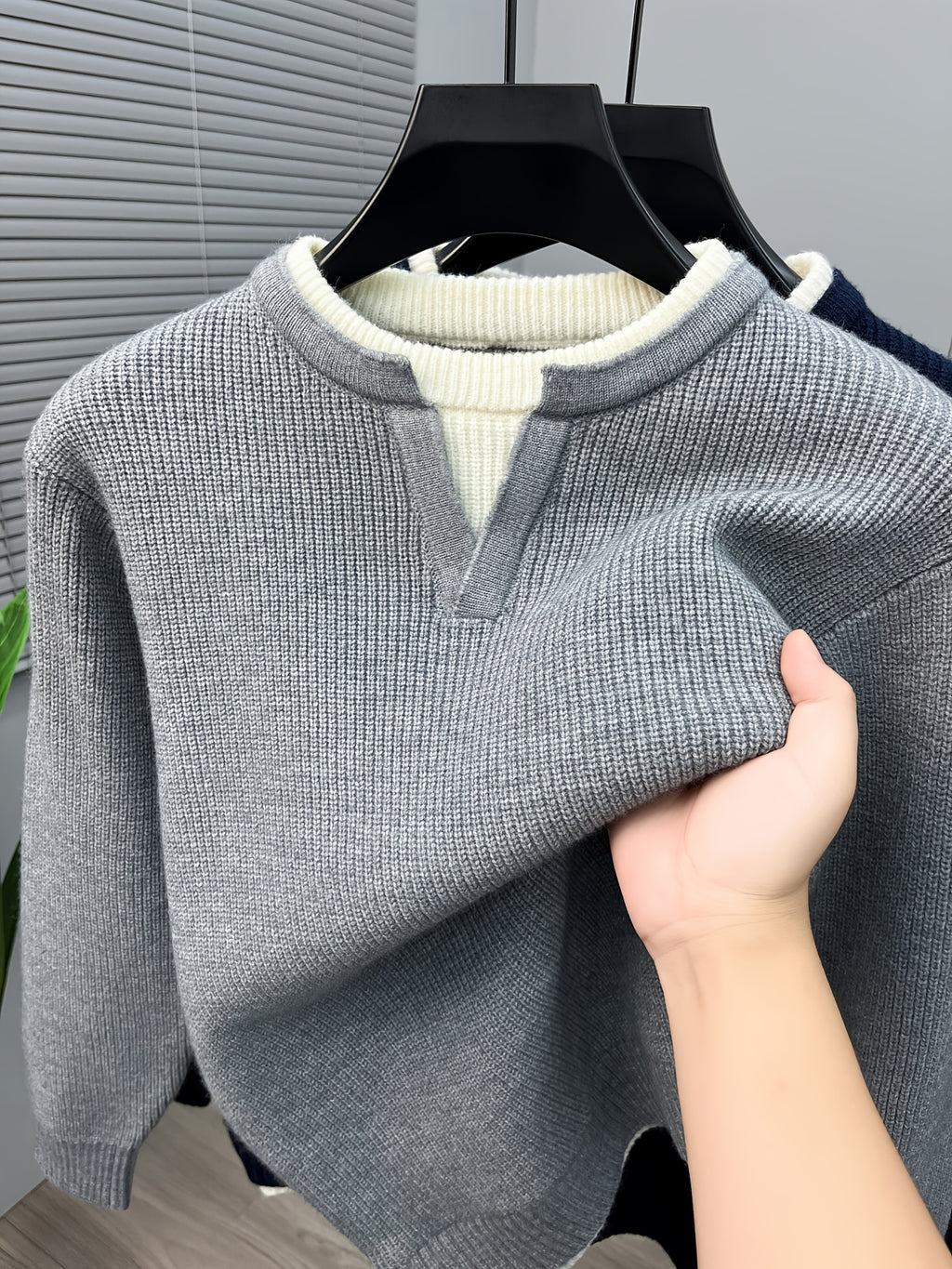 Du Jing Lan OBM Spring/Autumn New Arrival Men's Knitted Pullover, Old Money Style Contrast Color Crewneck 2-in-1 Look Long Sleeve Pullover Knitwear, Men's Business Casual Fashion Ribbed Sweater, Suitable for Layering or Wearing as an Outer Layer - Grey