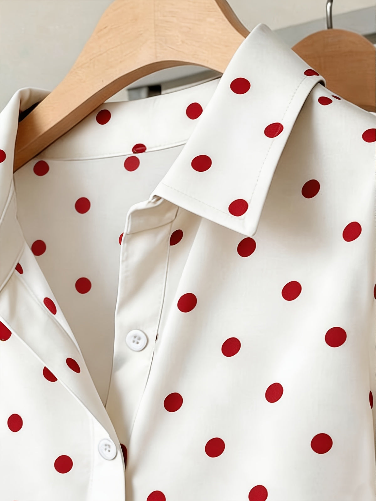 Women'S Y2K Retro Casual Loose Long Sleeve Button-Up Polka Dot Printed Lapel Shirt, Elegant Vintage Casual Style Suitable for Outdoor Leisure Walking Shopping Wear ZD260604061 - White