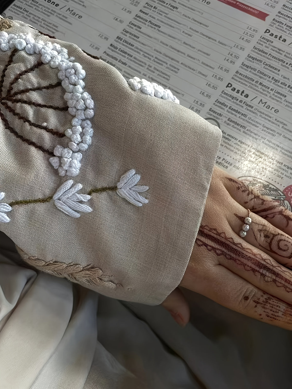 New Long Robe Middle Eastern Muslim Fashion Embroidery Elegant Long Dress Batwing Dress - Apricot
