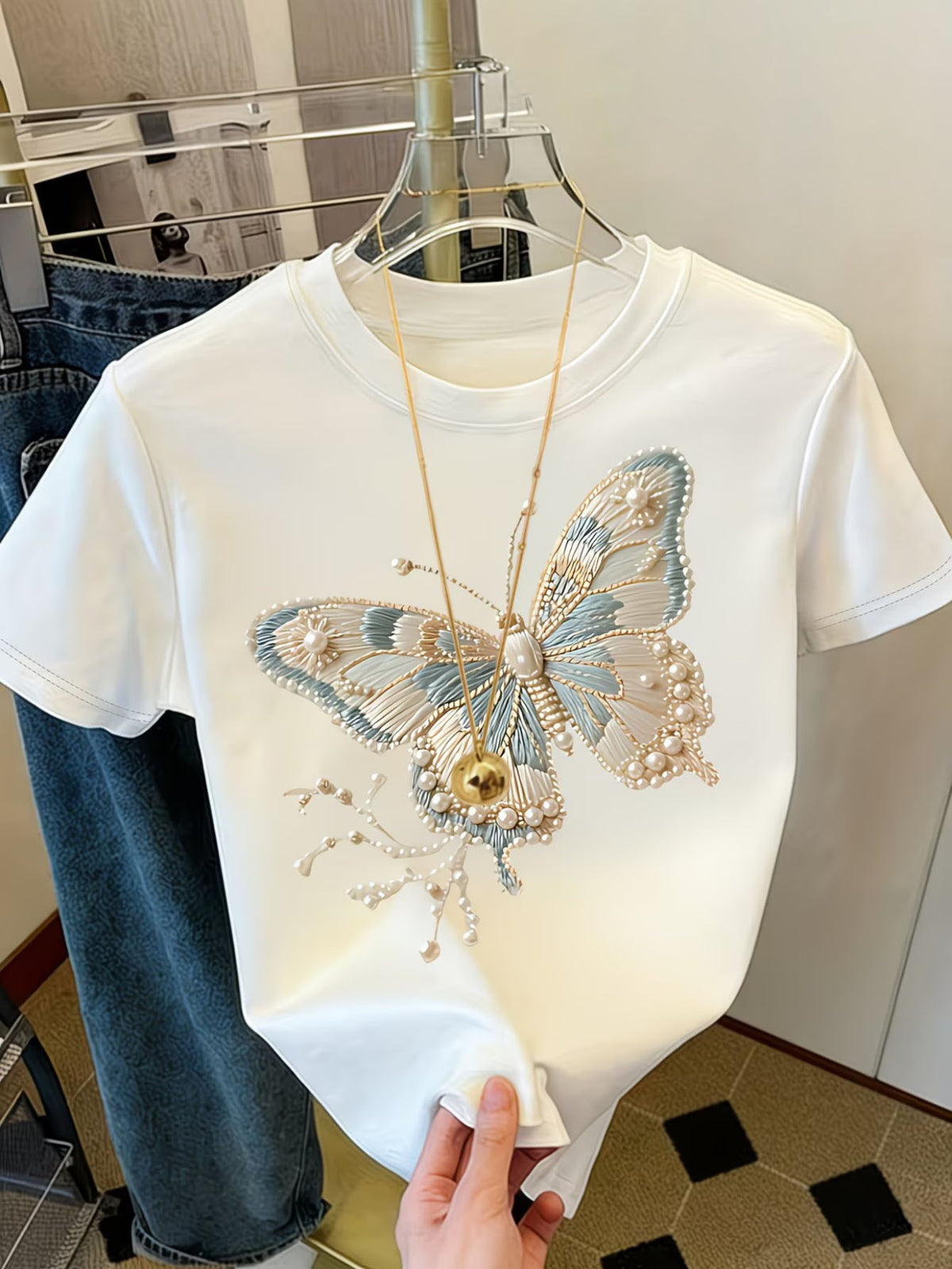 Embroidery-like Butterfly and Pearl Print T-shirt, Women's Casual Short-Sleeve Top, Soft and Comfortable, Printed Design - Non-Textured - White