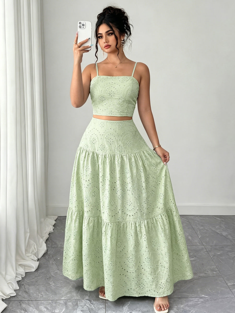 Two-Piece Embroidered Maxi Dress, Bohemian Style with Layered Ruffle Hem. Perfect for Dates, Vacations, Picnics, And Beach Outings. Comfortable And Versatile Women'S Dress - Green
