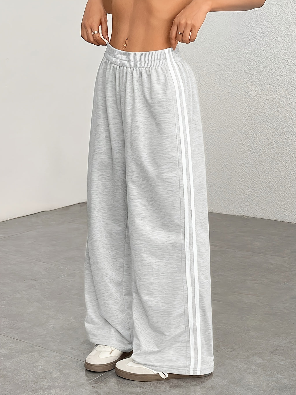 Women's European/American Style Winter Warmth Versatile Joggers - Solid Color Athletic Commuter Pants Suitable for Gym, Office & Casual Wear, Machine Washable Non- Pants for Year-Round Layering (No Transparency) - Light Grey