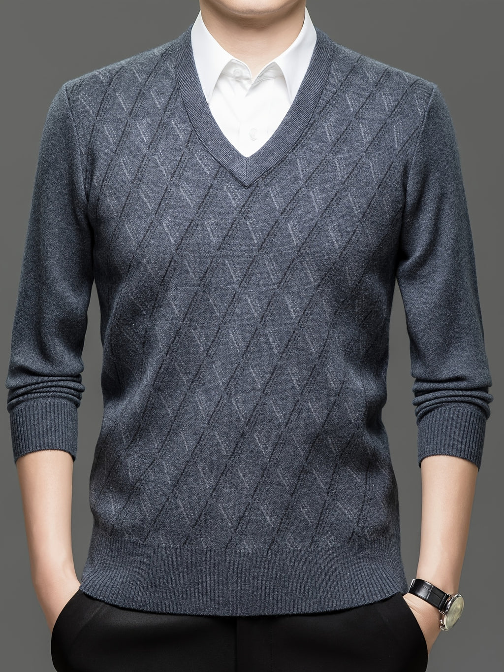 Minimalist Urban V-Neck Sweater for Portable Daily Commuting - Medium Gray
