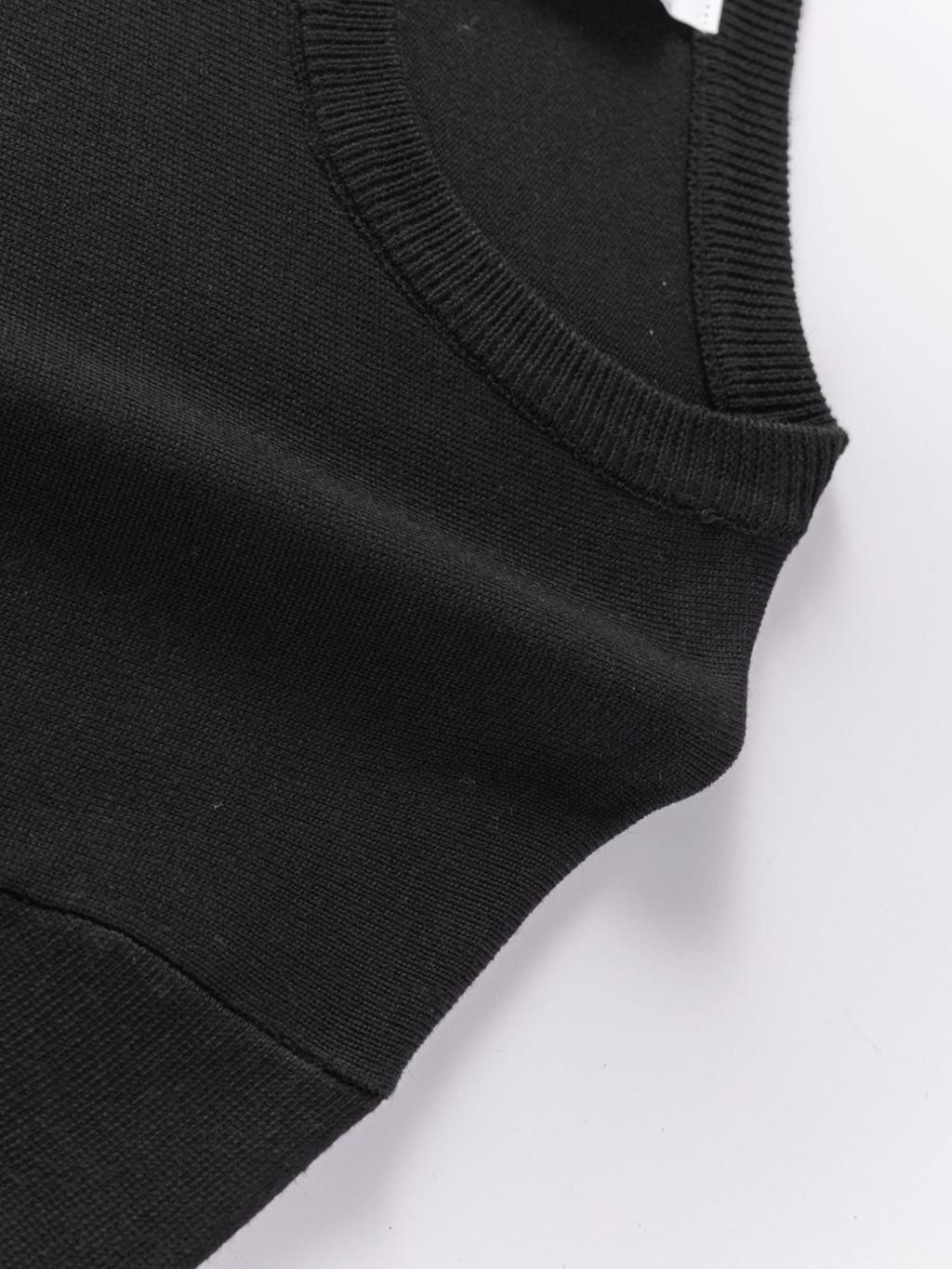 Men's Minimalist Triangle Print Knit Sweater - Warm Crew Neck Long Sleeve Pullover, Stretchable Base Layer Suitable for Autumn Winter Layering, Casual Office Wear & Cold Weather, Hand Washable Regular Fit Sweater - Black