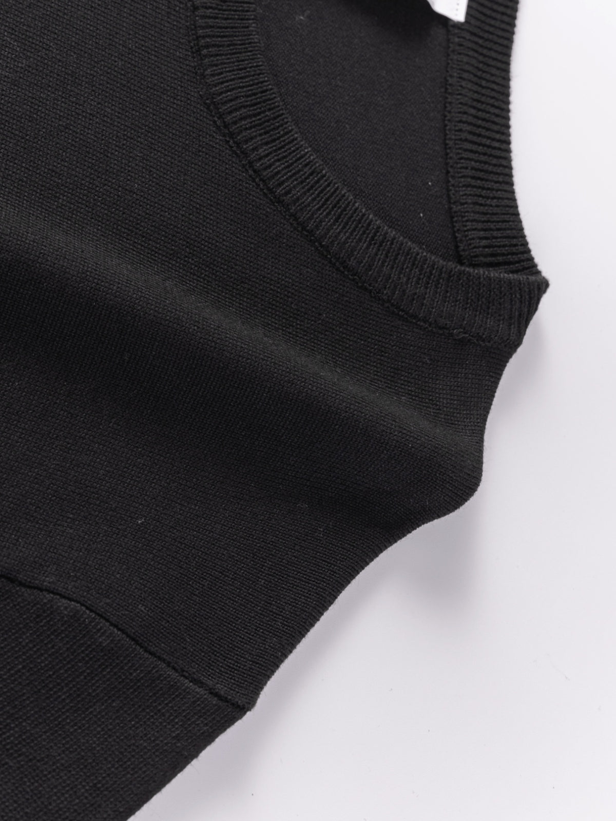 Men's Minimalist Triangle Print Knit Sweater - Warm Crew Neck Long Sleeve Pullover, Stretchable Base Layer Suitable for Autumn Winter Layering, Casual Office Wear & Cold Weather, Hand Washable Regular Fit Sweater - Black