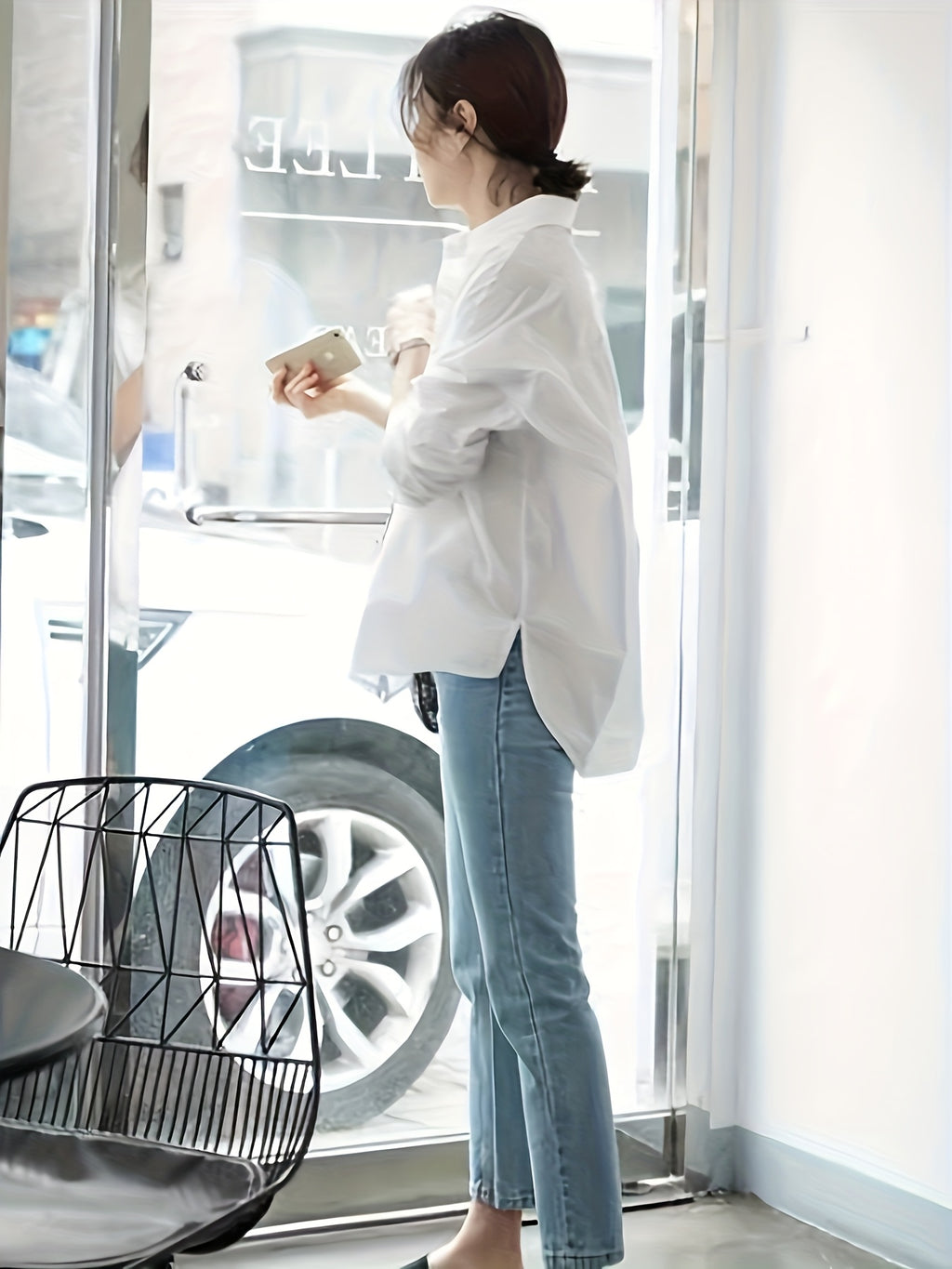 2025 Spring/Autumn New Arrival Women's White Loose-Fit Casual Designer Long-Sleeve Top with a Niche, Lazy-Style Fashion - White