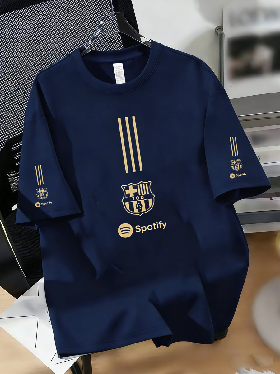 [Triple Print Detail] Front And Double Sleeve Synchronized Print Barcelona Fan Black Golden Striped Contrast Athletic Style Short Sleeve T-Shirt | Badge Line Print Round Neck Top Men'S Loose All-Match Summer Men'S Wear - Navy Color