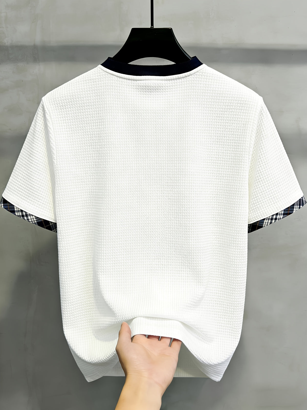 The [Pearson OBM] Men'S Short-Sleeve Golf Knit Shirt for Spring And Summer Features a Luxurious V-Neck Polo Design. Made from a Heavy Waffle Texture Fabric with Stylish Striped Color-Blocking And a Double-Layer Collar - ho white