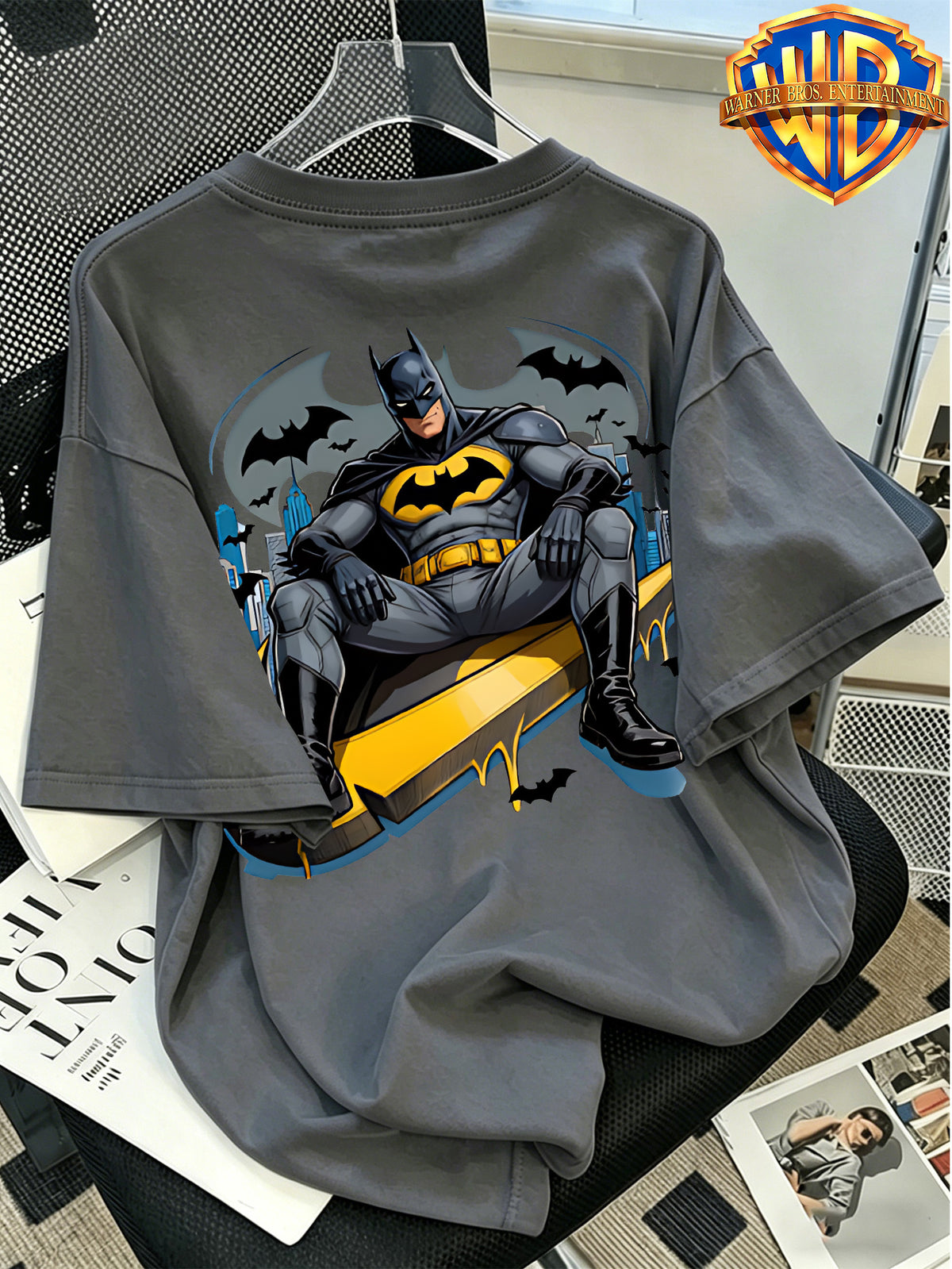 Warner Bros. Official Batman Gotham Bat City Background Printed T-Shirt, Men'S 100% Pure Casual And Comfortable Multi-Functional Loose Summer Short Sleeve T-Shirt, Suitable for Outdoor And Daily Wear - Dark Gray