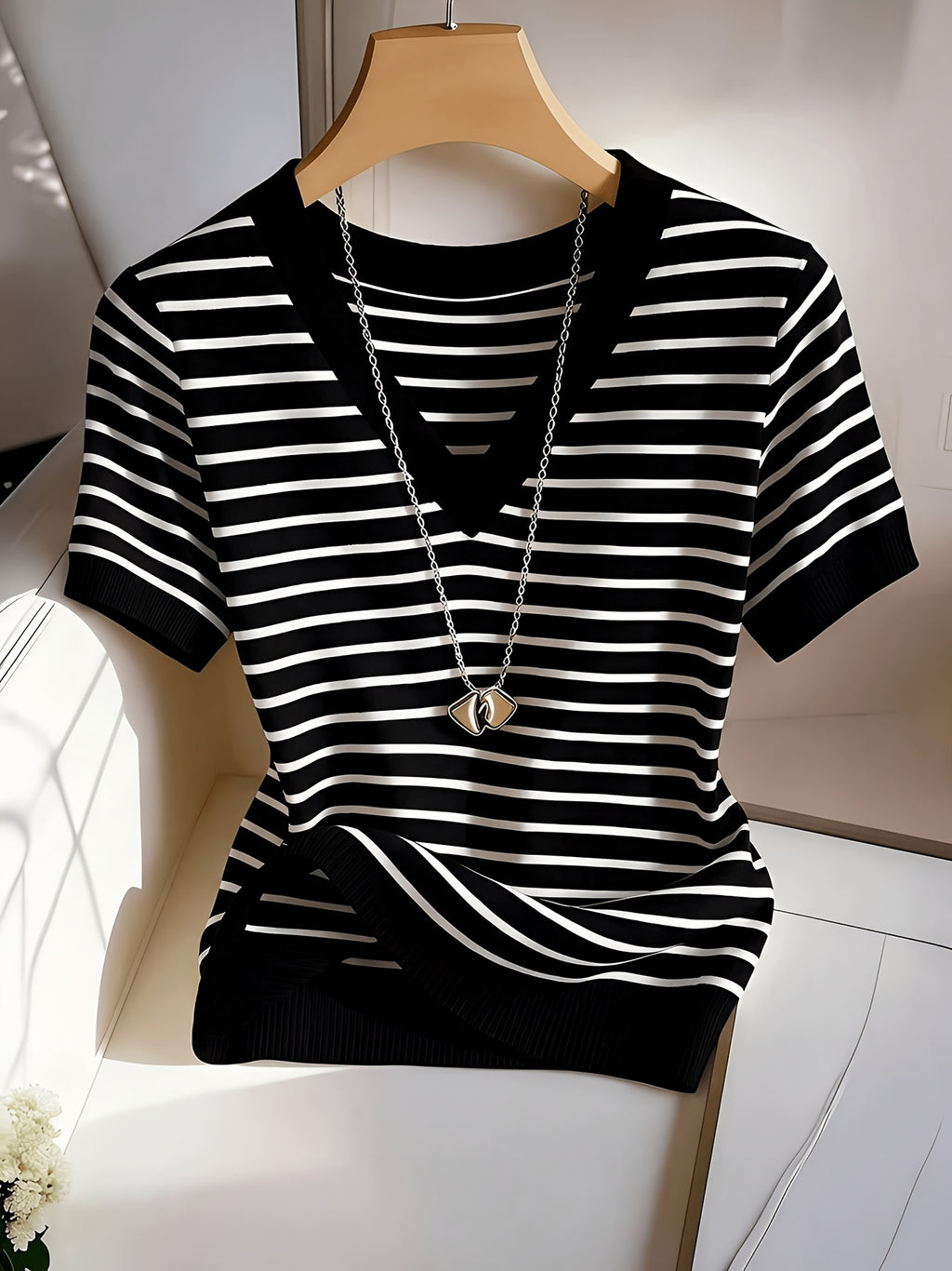 Women's Elegant V-Neck Striped T-Shirt - Soft Medium-Stretch Suitable for - Casual Blouse Striped Top, Machine Washable Non-Sheer V-Neck Shirt for Office, Layering & Casual Attire (Year-Round Wardrobe Essential) - Black