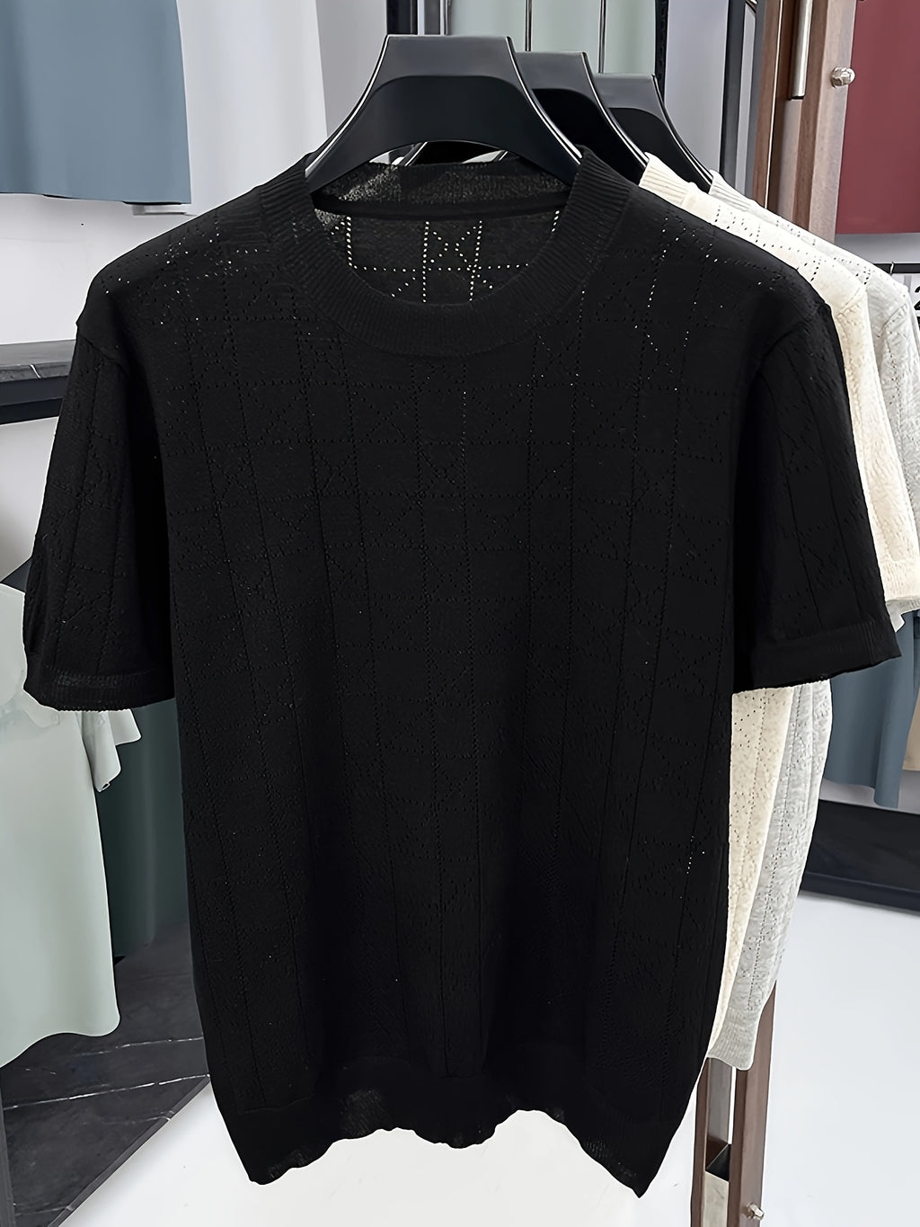 Men's Breathable Hollow-Out Short Sleeve T-Shirt/Polo Shirt - Lightweight Round Neck Loose-Fit Top with Hollow-Out Texture, Solid Color Base Layer -Compatible for Casual & -Casual Wear, Machine Washable Suitable for - Black