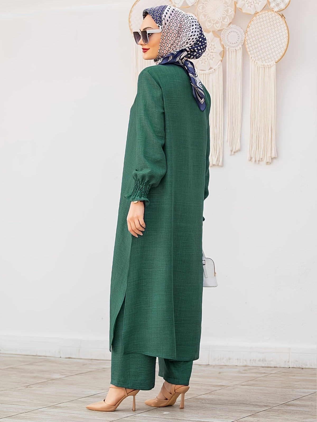 Elegant Pure Muslim Two-Piece Set for Ramadan in The Middle East - Stylish And Comfortable Design, Perfect for Everyday Wear And Home Relaxation (Without a Headscarf) - Dark Green