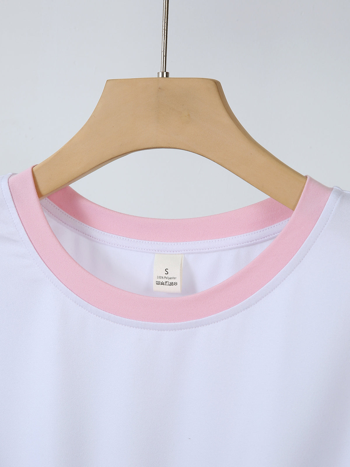 20pcs Women's Colorblock T-Shirt Single Piece, Hand-Drawn Line Art Couple Holding Hands with Heart Print, Colorblock Summer  Sleeve Crew Neck Short Sleeve T-Shirt - Breathable Crew Neck Casual Sport Top, Loose Fit Spring Festival Trendy Apparel - Pink+White