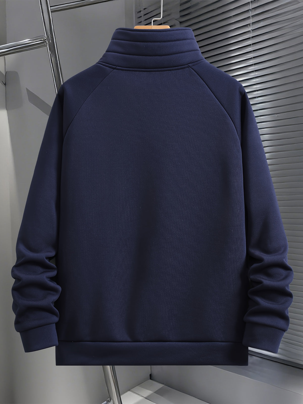 Men's Fashion Raglan Sleeve Sweatshirt with Half-Zip Open Neckline, Autumn/Winter Casual Versatile Long-Sleeve Sweatshirt - Navy Color