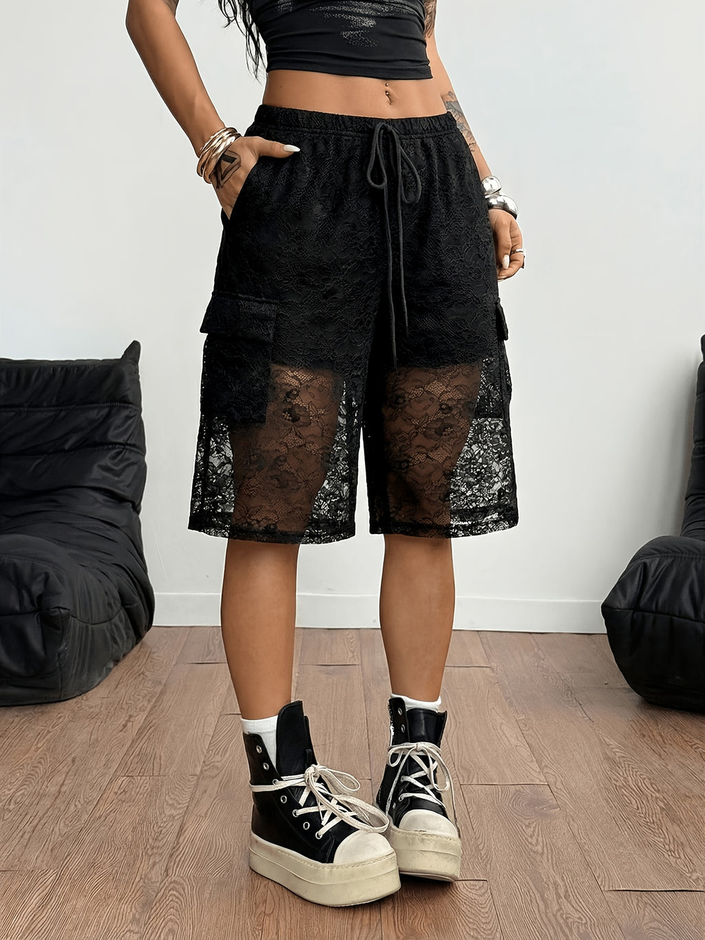 High-waisted Women's Lace Patchwork Outerwear Loose-Fit Versatile Short Knee-Length Pants - Black