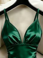 The New Women's Fashionable and All-match Summer Elegant Solid Color Backless Thin Shoulder Sleeveless Satin 1pc, Sexy and Fashionable, Suitable for Parties, Banquets, Music Festivals, Vacations, Beaches and Other Occasions. - Green