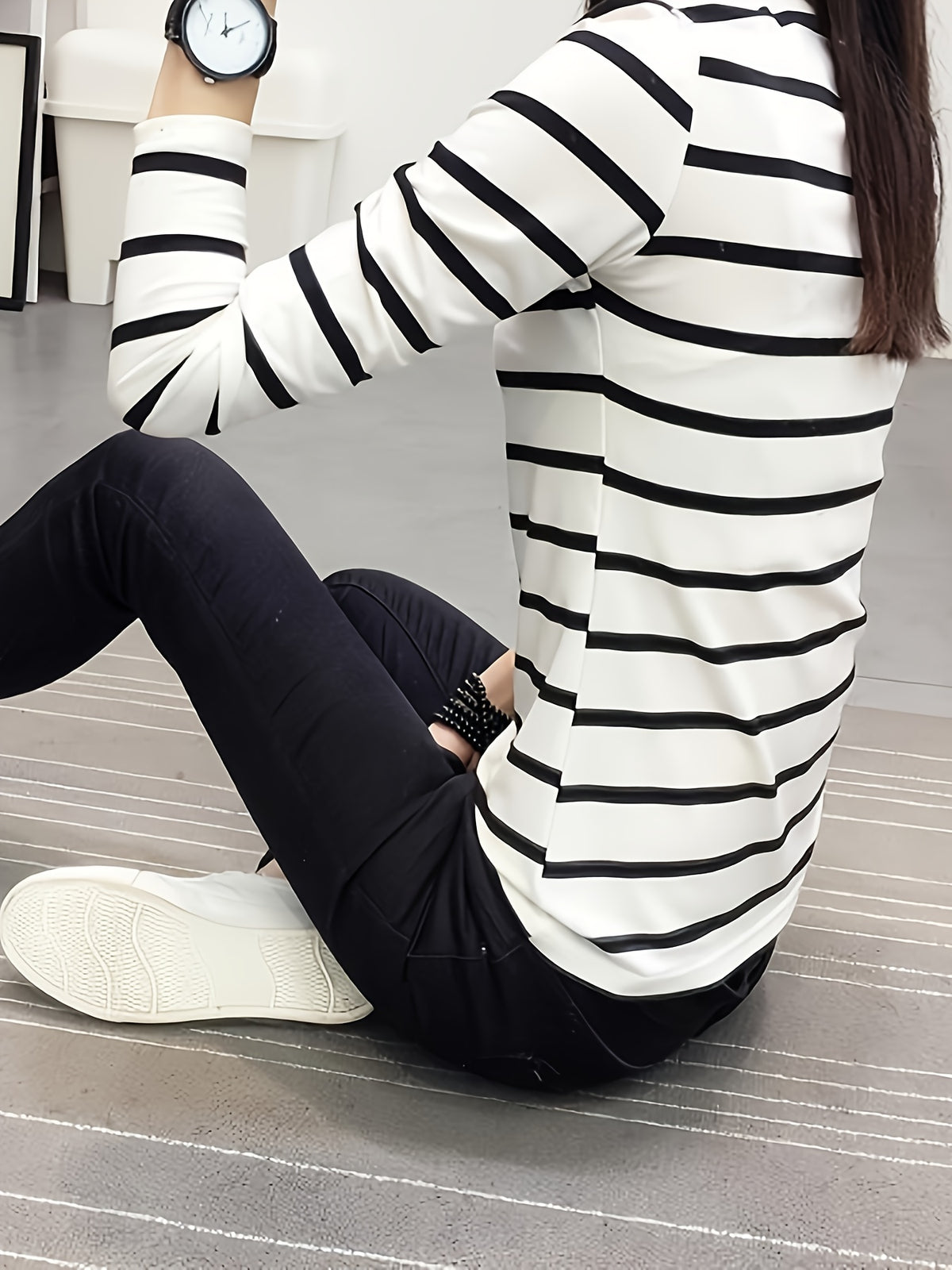Spring/Autumn Japanese and Korean Style Black and White Striped V-Neck Long Sleeve T-Shirt for Women, Base Layer Top - White