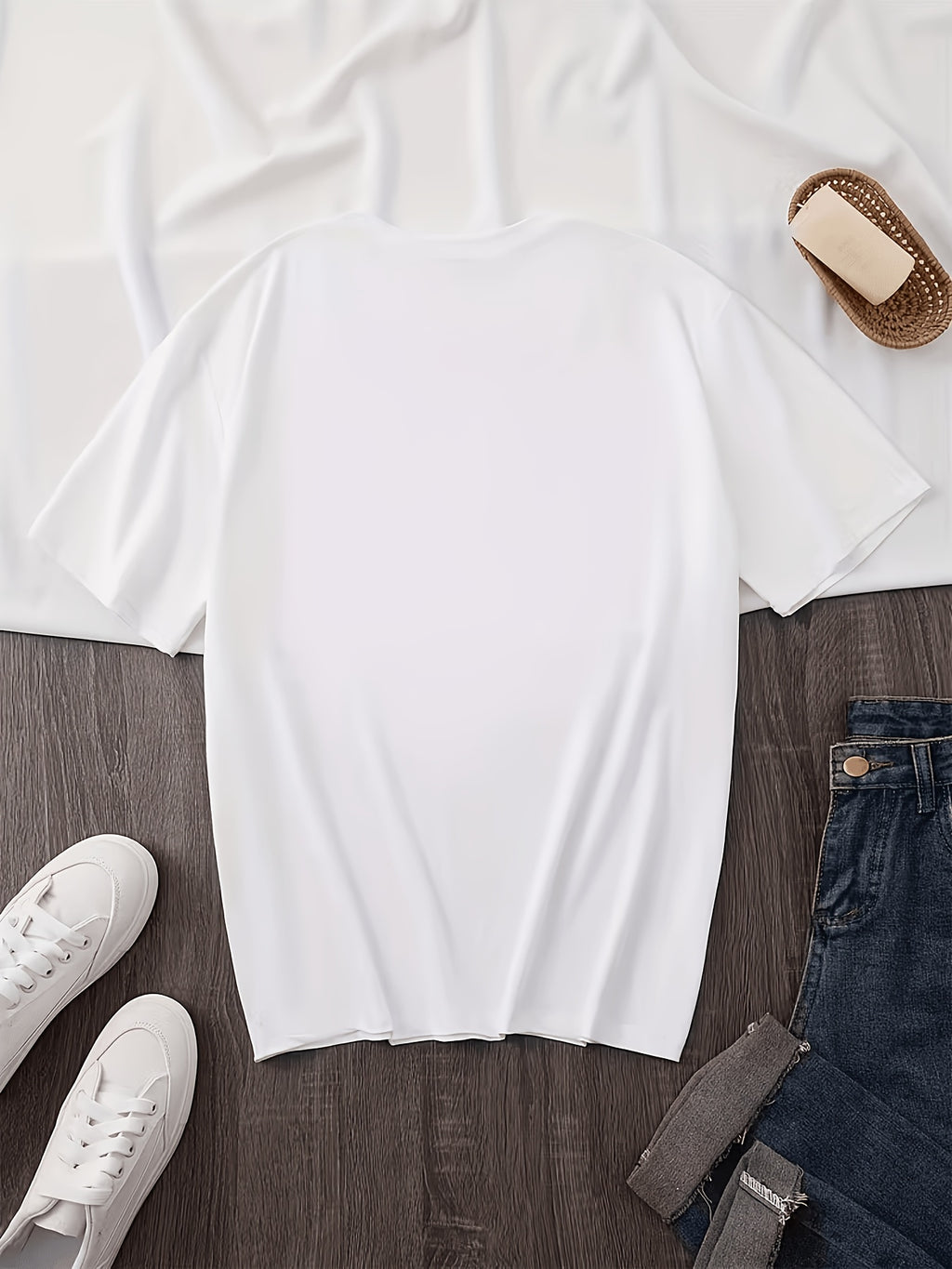 Women'S Blended T-Shirt – Classic Fit, Soft And Breathable, Casual Wear, Timeless Round Neck Design, Versatile for Various Outfits, Stretchy And Comfortable, Machine Washable - White