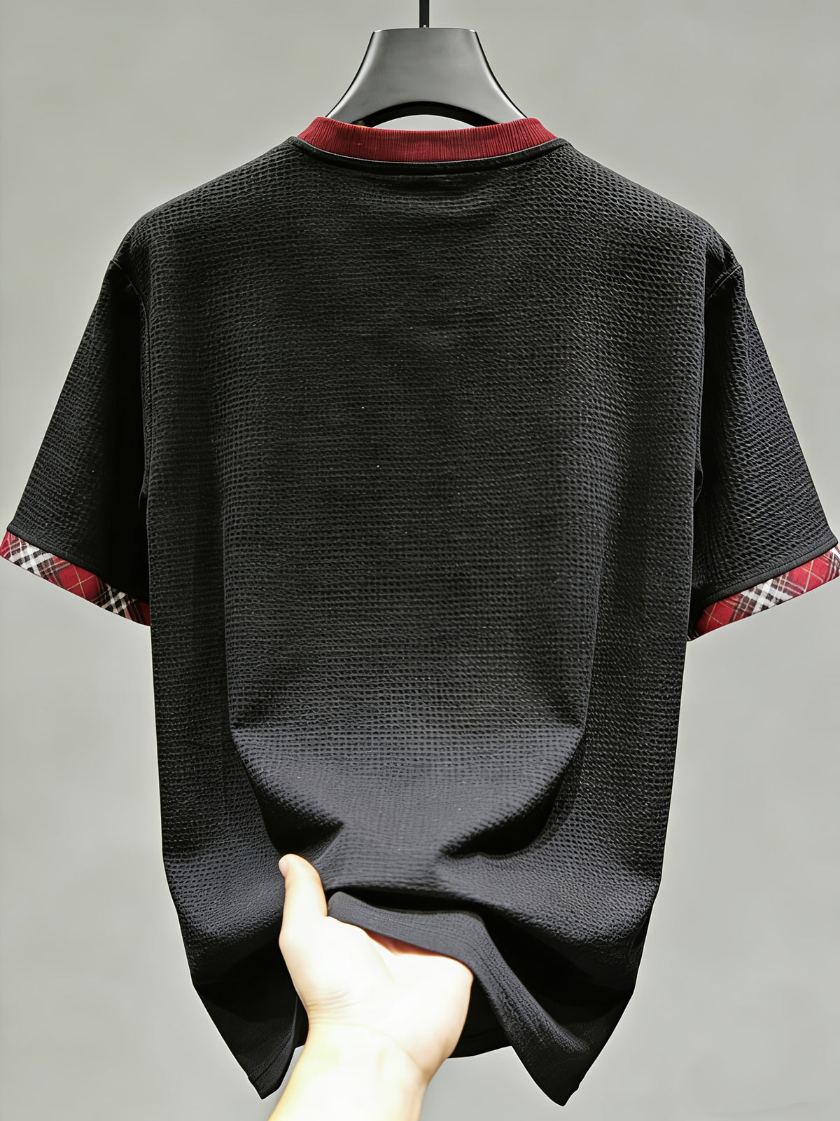 The [Pearson OBM] Men'S Short-Sleeve Golf Knit Shirt for Spring And Summer Features a Luxurious V-Neck Polo Design. Made from a Heavy Waffle Texture Fabric with Stylish Striped Color-Blocking And a Double-Layer Collar - ho Black