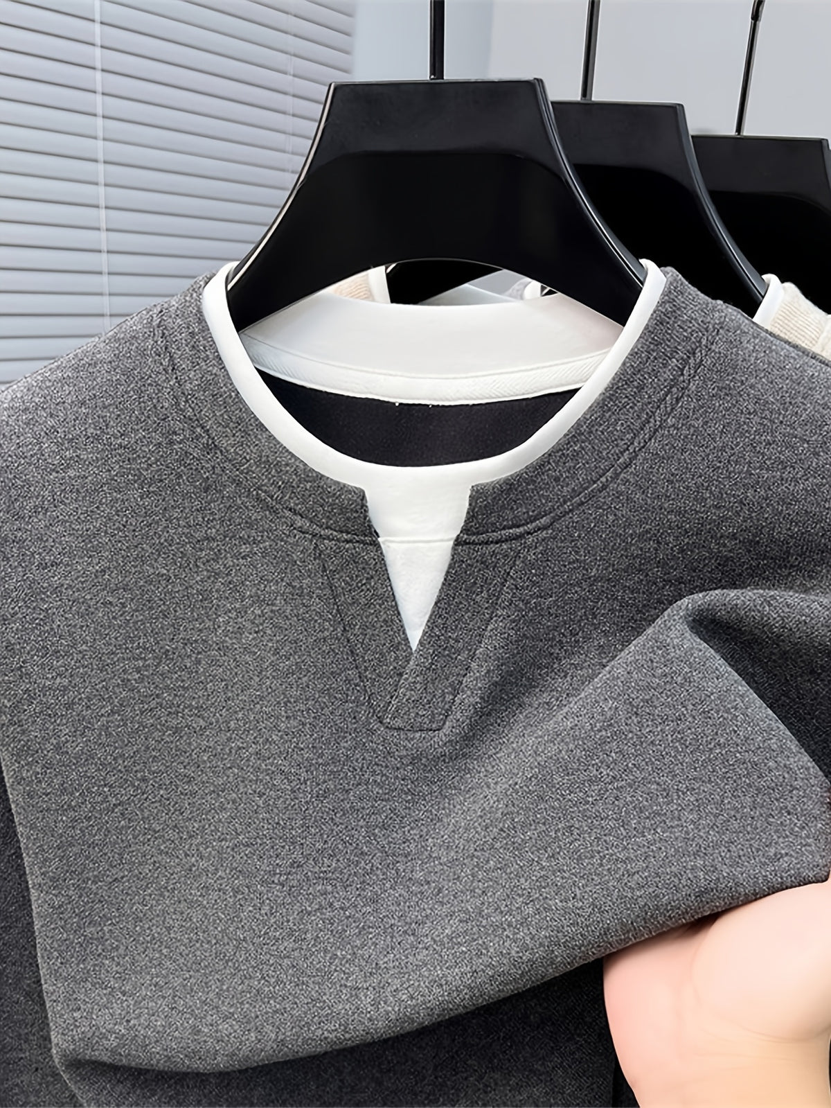 Men'S V-Neck Faux Two-Piece Long Sleeve Sweatshirt, Suitable for Commute And Casual Wear, Outerwear And Inner Wear, Regular Shoulder Long Sleeve Pullover Sweatshirt - SINBOS - heather grey