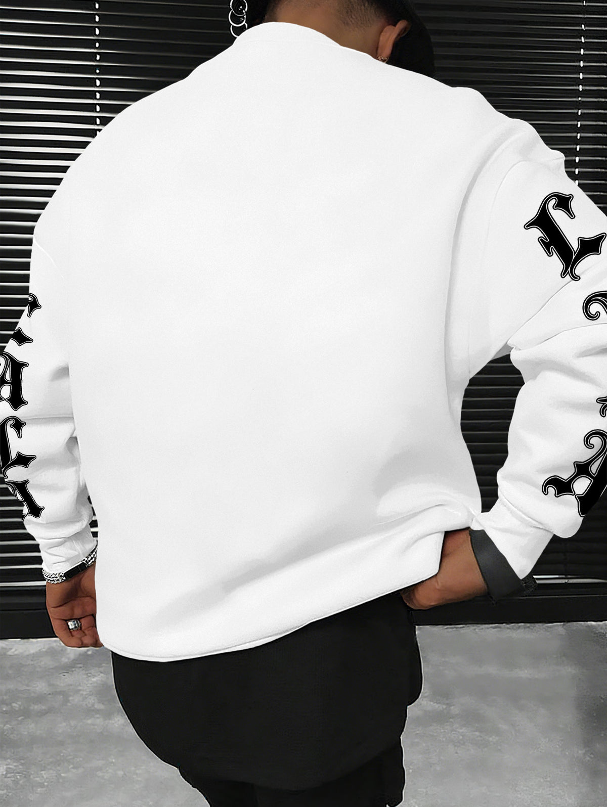 Los Angeles LA All-Over Print Gothic Crewneck Sweatshirt" – A Street-style City-inspired Top! A Must-have for Los Angeles Culture Enthusiasts, Perfect for Trendy Outings and Urban-themed Social Events - White