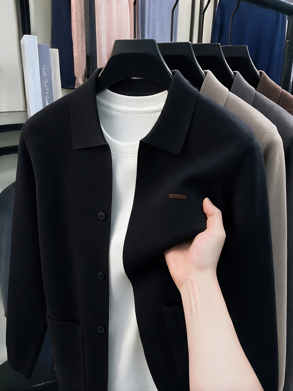 Du Jing Lan OBM Men's Autumn/Winter New Arrival Knitted Cardigan, Old Money Style Solid Color Single-Breasted Open Front Lapel Knit Cardigan, Men's Business Casual Fashion Open Front Knit Cardigan Top, Suitable for Layering in Spring - Black