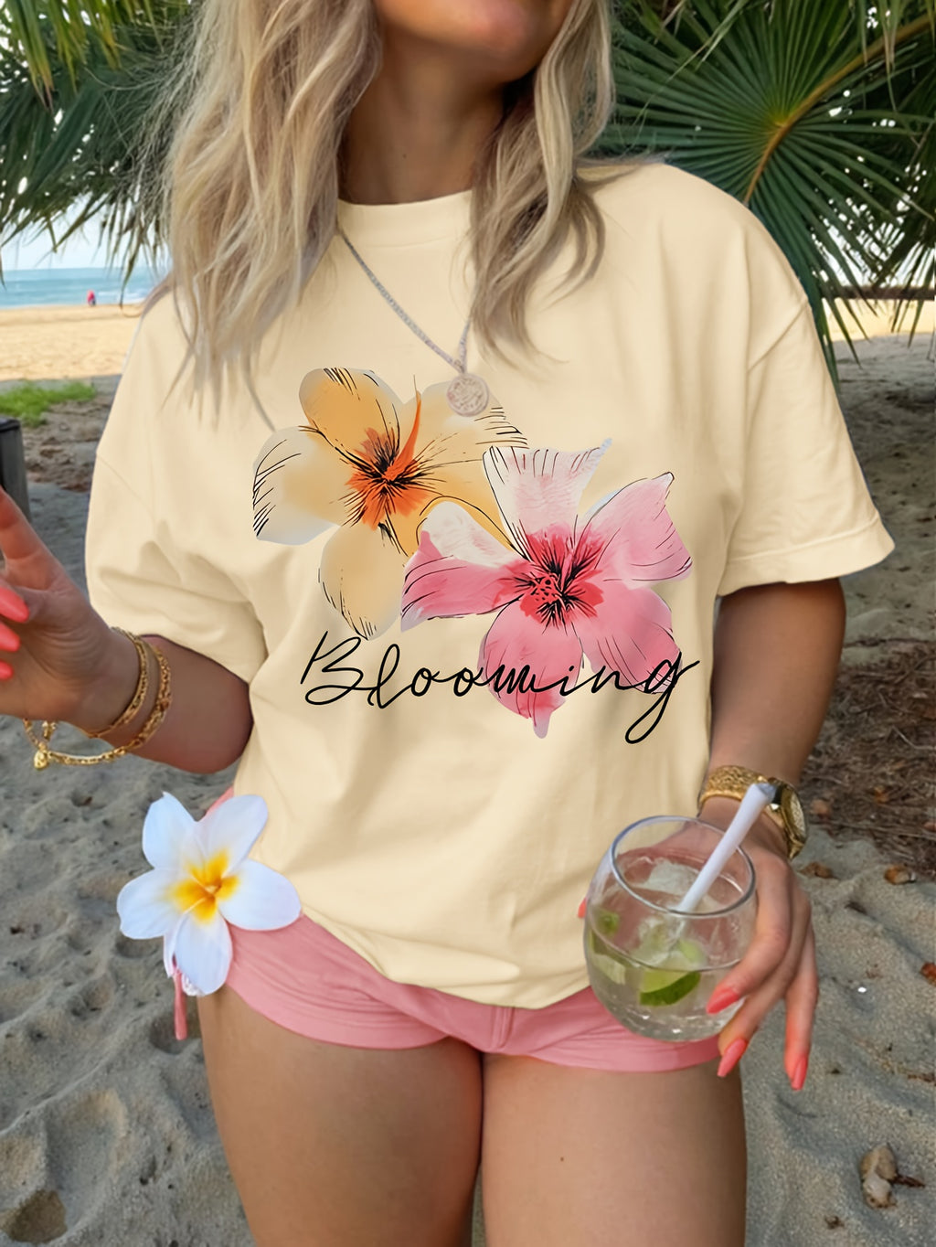 Short-Sleeved Round-Neck T-Shirt with a Vibrant Floral Print - Khaki