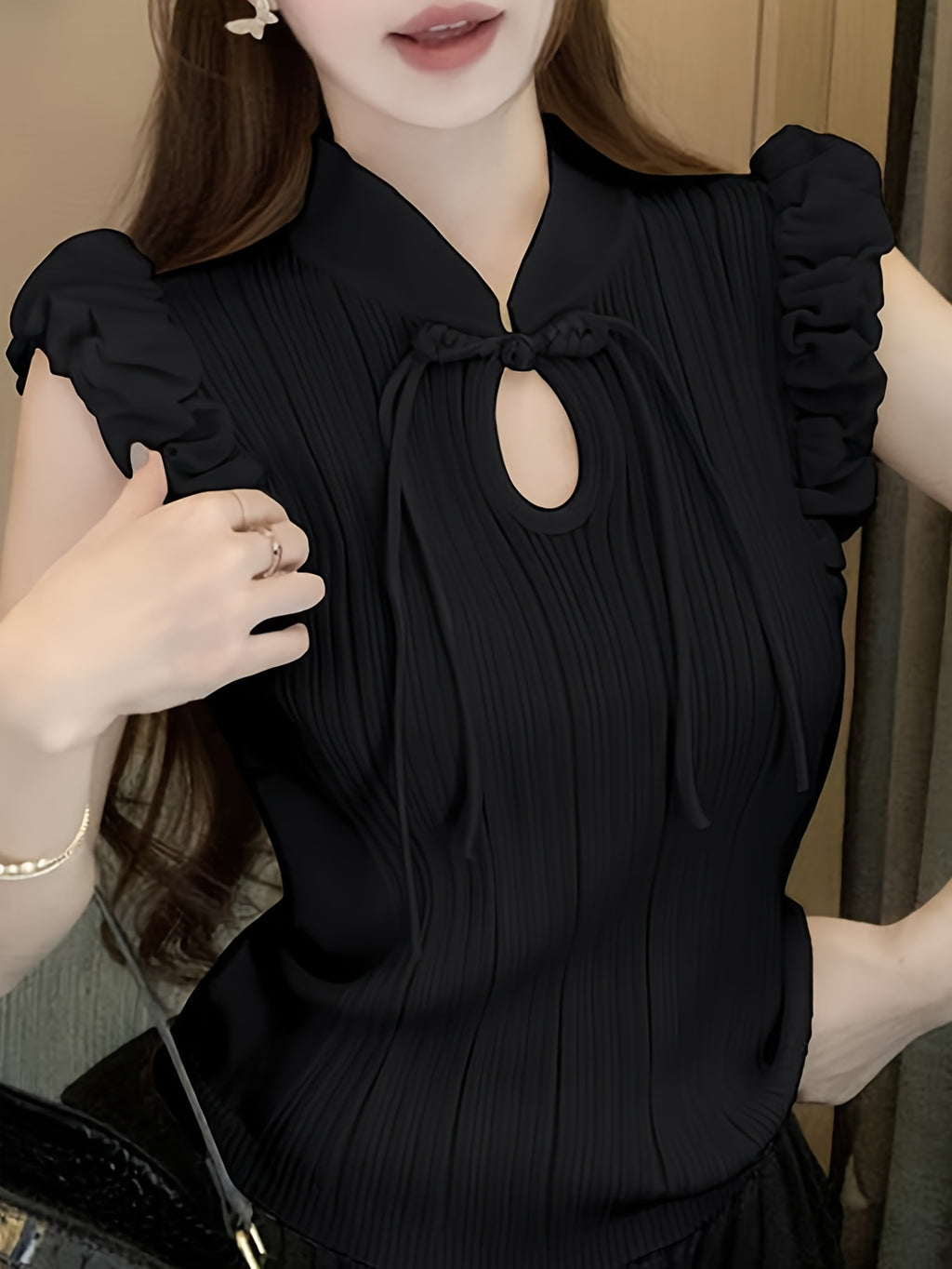 Sleeveless Top with a Solid Color, Featuring a Stand Collar And Ruffles, Perfect for Casual Spring And Summer Wear, Versatile And Elegant for Women'S Fashion - Black