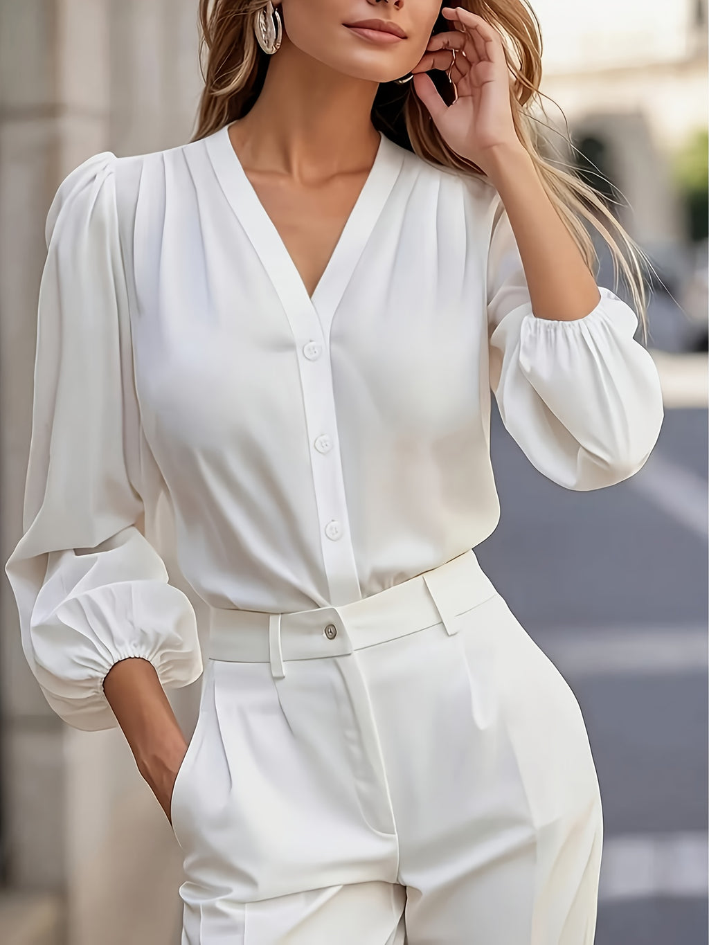 A Solid Color V-Neck Lantern Sleeve Shirt for Women, Stylish And Versatile, Essential for Commuting - White