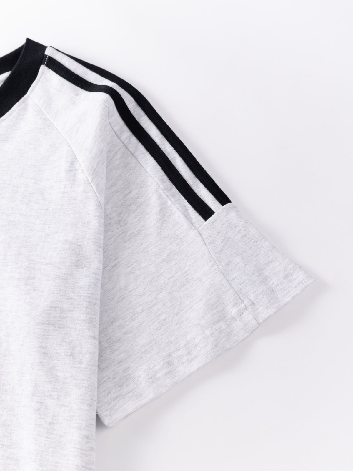 100% Cotton 220g Unisex T-shirt, Classic Fashion Stripe and Color-block Design, Comfortable and Versatile Casual Top for Daily Wear, Couples, and Sports - Grey