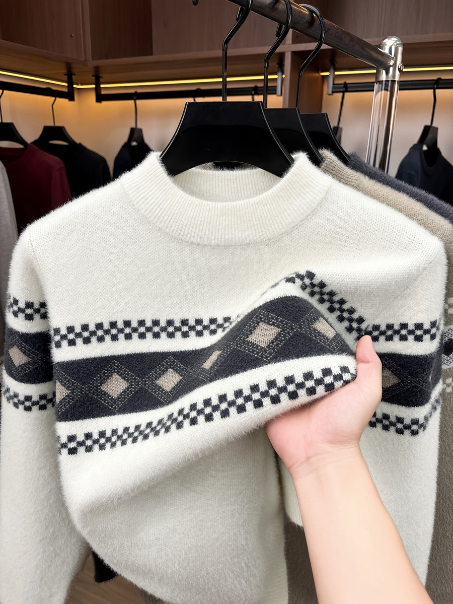 Minimalist Urban Crewneck Sweater for Portable Daily Commuting - White