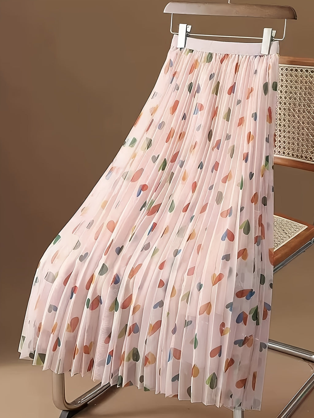 New High-Waisted Pleated Tulle Skirt with Peach Heart Print, A-Line Midi Skirt with Flared Hem - Pink