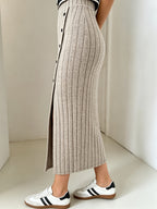 Spring And Autumn Season Women'S New Casual High-Waist Ribbed Button-Detail Slit Half-Skirt - Apricot