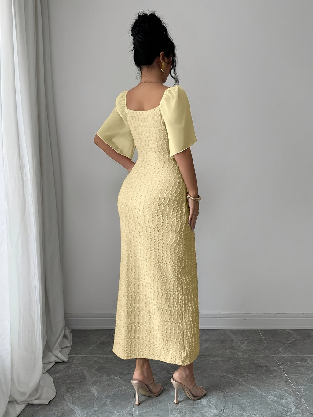 Elegant French-Style Gentle Fit Bodycon Dress with Metal Buckle Accent Pleats, Figure-Flattering Temperament Long Dress for Daily Commute, Dates, and Dinner Parties, Women's Clothing - 【Light Yellow】
