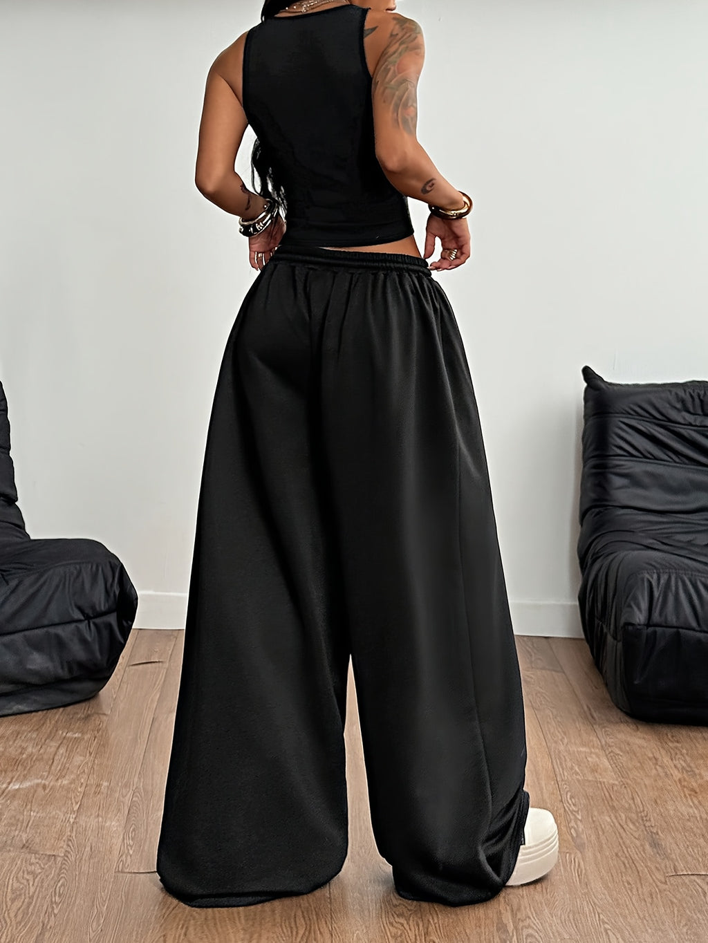 Fitted U-Neck Cami And Flowing Wide-Leg Floor-Length Pants, Street Hot Style with Elastic Waist, Casual Comfortable Height-Enhancing Bomber Street Women'S Two-Piece Set - Black