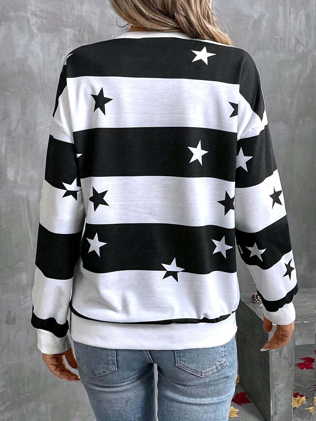 Women's Elegant Striped Star Print Long-Sleeve T-Shirt - Non- Blouse-Compatible Top Suitable for Seasons, Machine Washable Opaque Shirt for Layering, Casual & Professional Wear, Year-Round Wardrobe Essential - Black